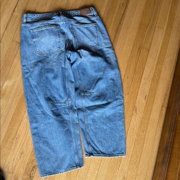 Madewell darted barrel leg Blue Jeans - Picture 4 of 4